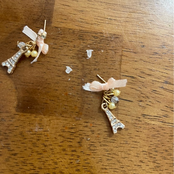 NWOT 1 Pair Paris Eiffel Tower with Ribbon Earrings Jewelry - Picture 3 of 5